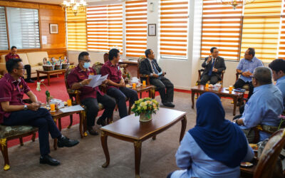 Kunjungan hormat pengurusan Yayasan Bank Rakyat ke UTM