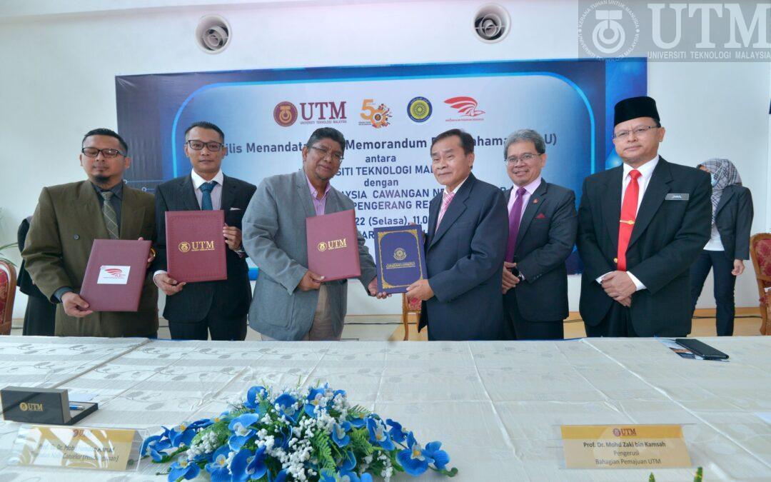 MoU Antara UTM Dengan Persatuan Sejarah Malaysia Cawangan Negeri Johor (PSMCNJ) Dan Warisan Alam Pengerang Resources (WAPR)