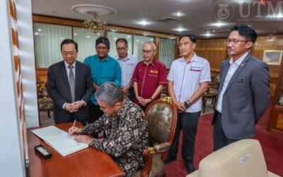 Kunjungan Hormat YBhg. Prof. Dr. Zainuddin Nawawi Universitas Sriwijaya