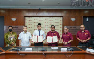 Majlis Menandatangani Memorandum Perjanjian (MoA) Antara UTM Dan Syarikat Mohd. Nor Bin Sharip, Prudential BSN Takaful Berhad