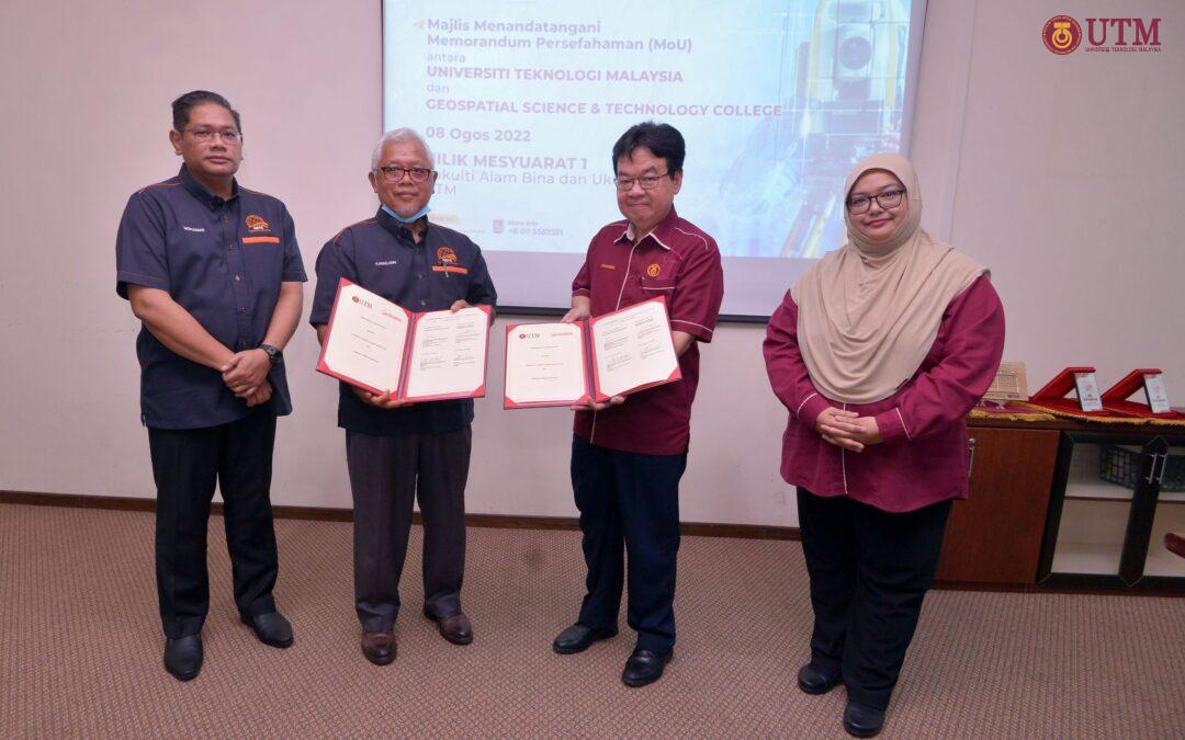 Majlis Menandatangani Memorandum Persefahaman (MoU) UTM Dengan Geospatial Science & Technology College