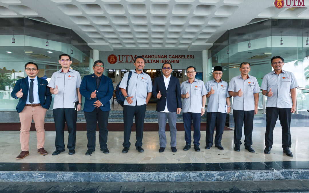 Pembentangan Projek Ecosystem EV UTM kepada YB Datuk Seri Mohamed Khaled Nordin Menteri Pendidikan Tinggi Malaysia