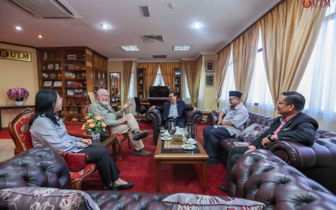 Kunjungan hormat Prof. Dr. Louis Leroy Downs, Adjunct Professor, Faculty of Education/Fullbright Specialist