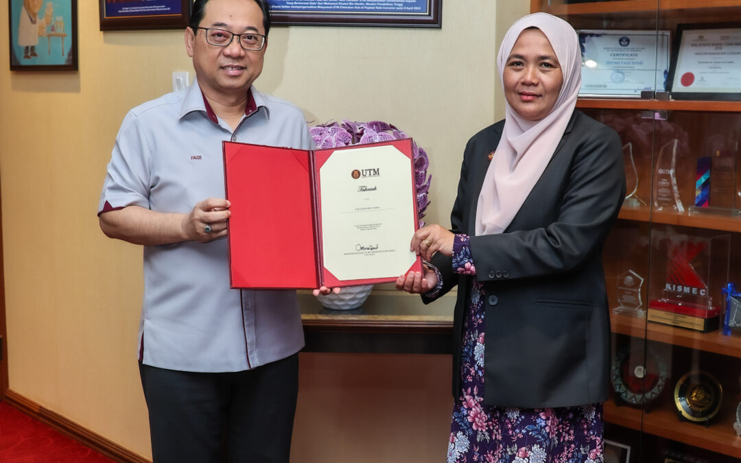 esi Penyerahan Sijil Naik Pangkat Pendaftar Ke Gred Utama VU6