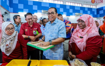 MajlisPerasmian Program Pemindahan Ilmu Produk Lestari, Pengukuhan Ekonomi Serta Pemerkasaan Ilmu, Penduduk Felda Bukit Aping Timur, Kota Tinggi, Johor
